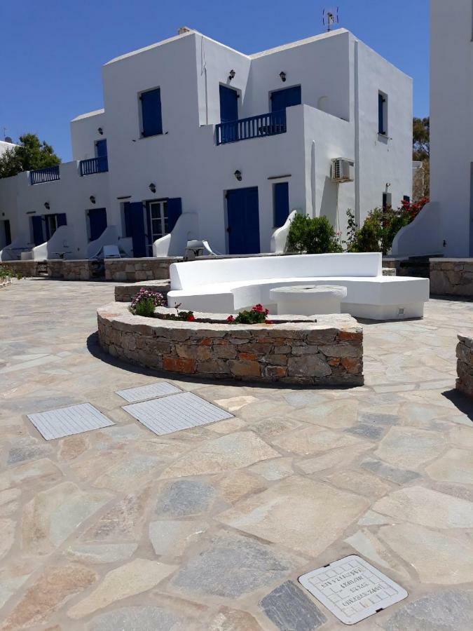 Paraporti Aparthotel Folegandros Town Exterior photo